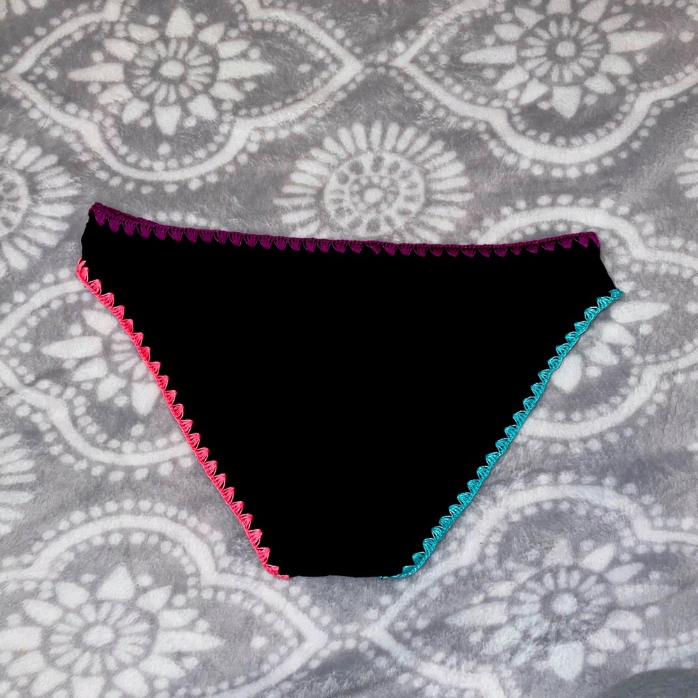 Arizona Crisscrossed Razorback Crochet Trim Black Bikini Set - Picture 5 of 7